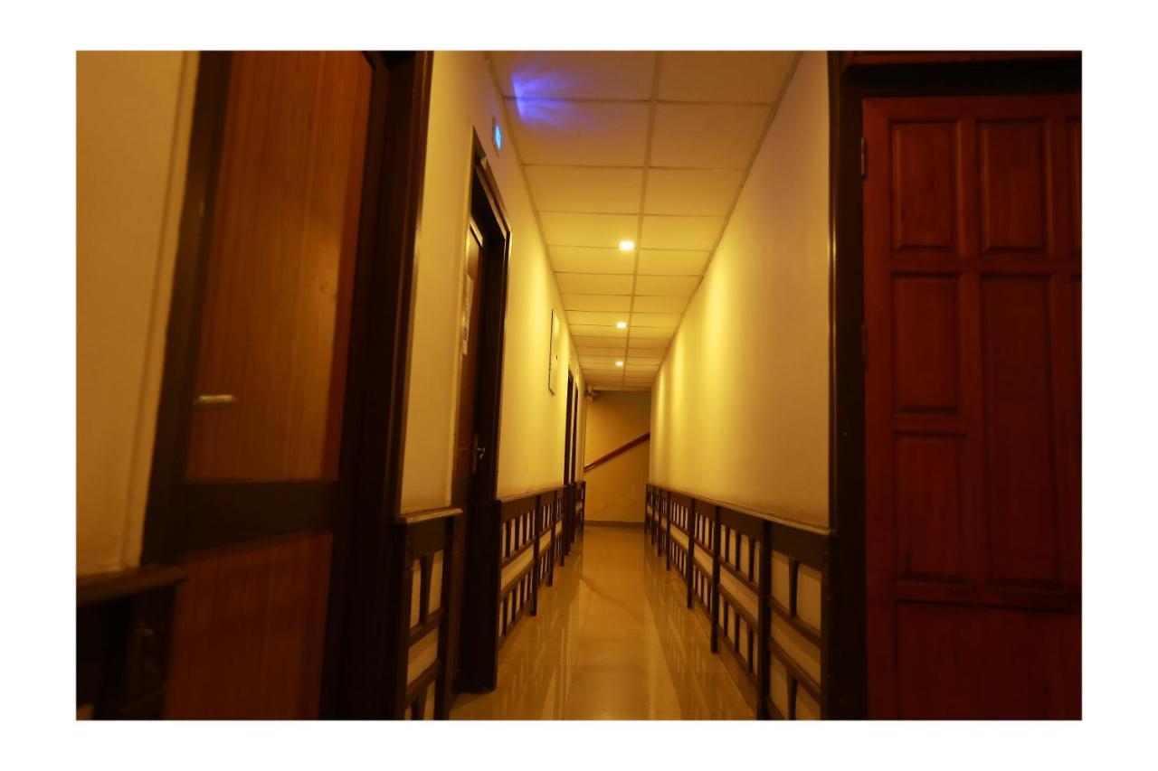 Corridor Calicut Airport Hotel Kondotty Bagian luar foto