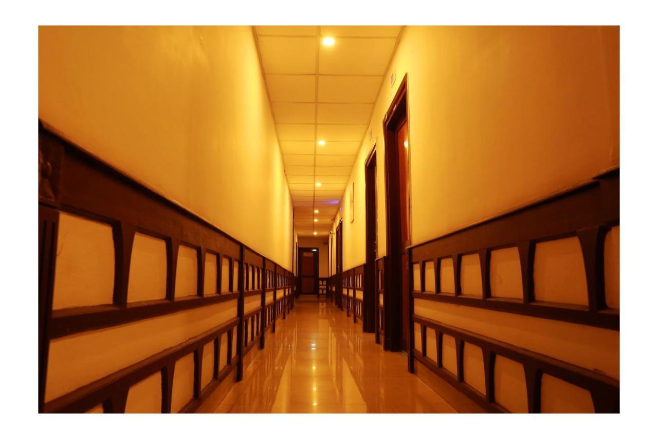 Corridor Calicut Airport Hotel Kondotty Bagian luar foto